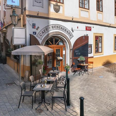 Hotel Cerny Slon Prague Ngoại thất bức ảnh