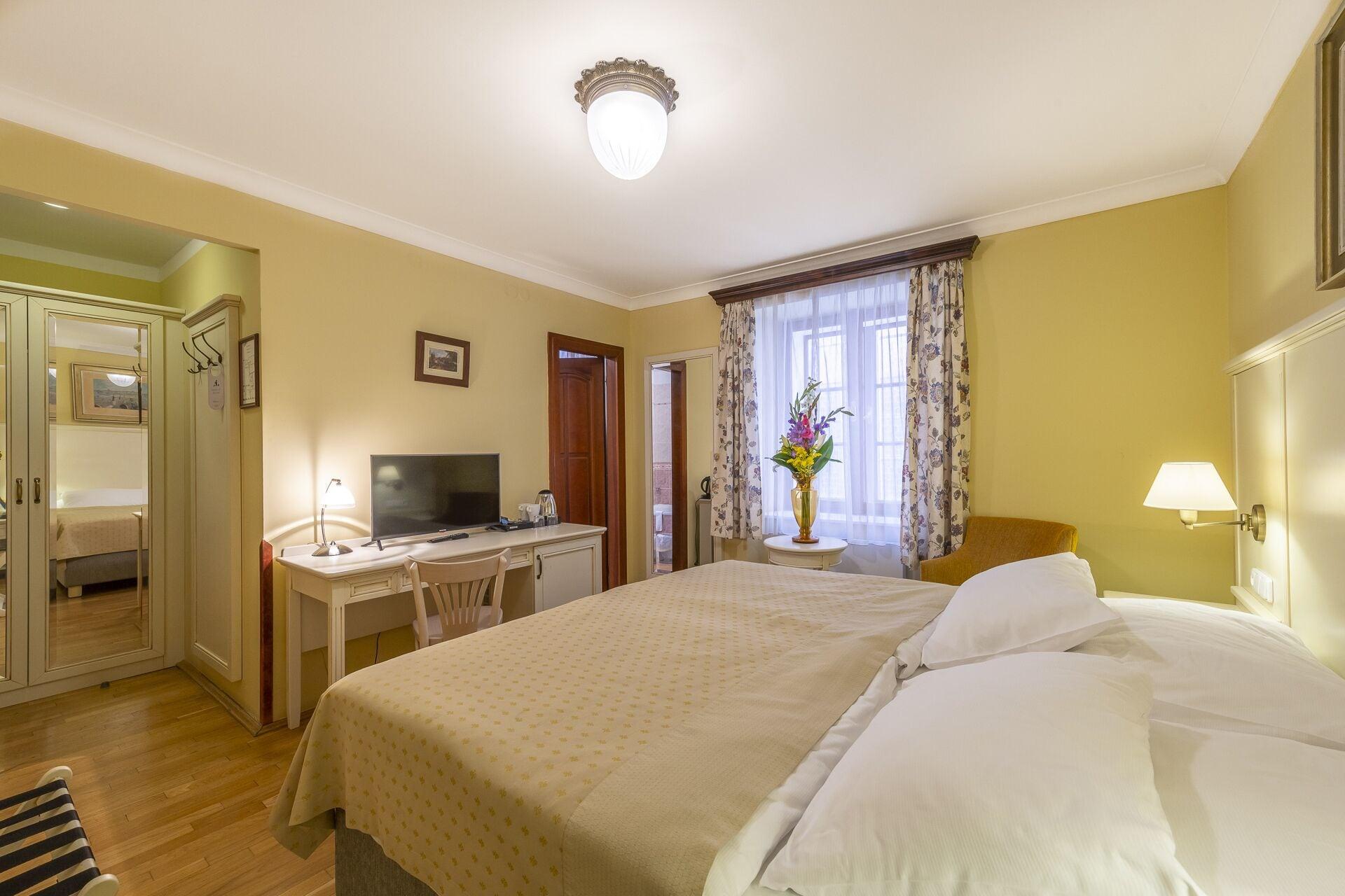 Hotel Cerny Slon Prague Ngoại thất bức ảnh