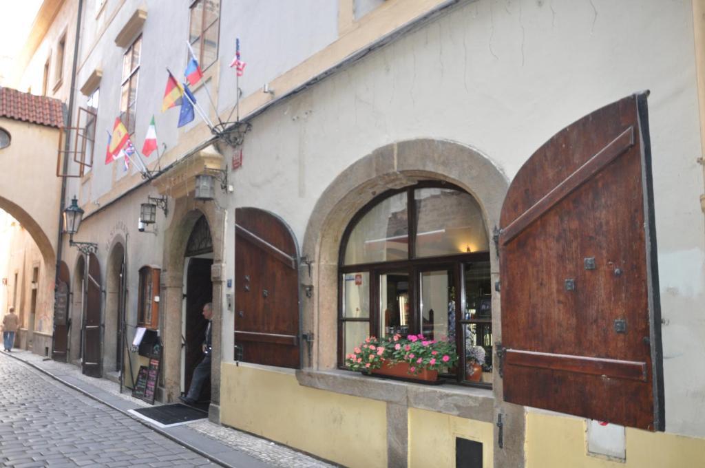 Hotel Cerny Slon Prague Ngoại thất bức ảnh