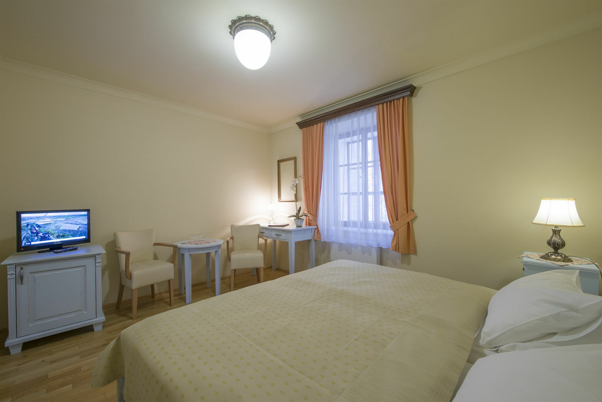 Hotel Cerny Slon Prague Ngoại thất bức ảnh